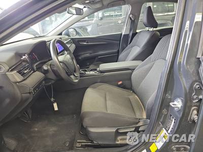 2025 Toyota Camry LE - zdjęcie 7 z 40 - miniatura