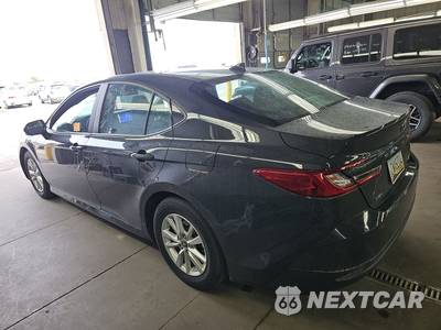 2025 Toyota Camry LE - zdjęcie 6 z 40 - miniatura