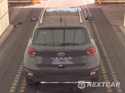 2025 Hyundai Venue SEL - zdjęcie 5 z 20 - miniatura