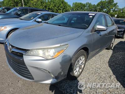 2015 Toyota Camry LE - zdjęcie 1 z 26 - miniatura