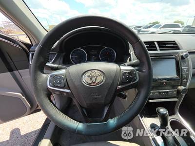 2017 Toyota Camry XLE - zdjęcie 10 z 27 - miniatura