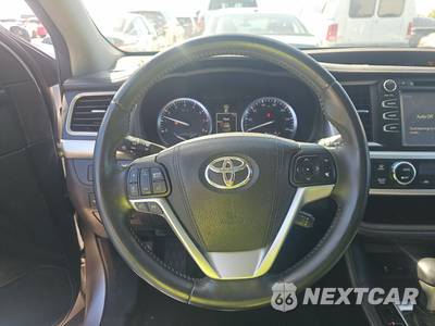 2016 Toyota Highlander XLE - zdjęcie 10 z 24 - miniatura