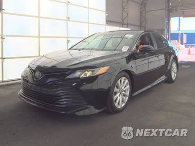2018 Toyota Camry LE - zdjęcie 1 z 18 - miniatura