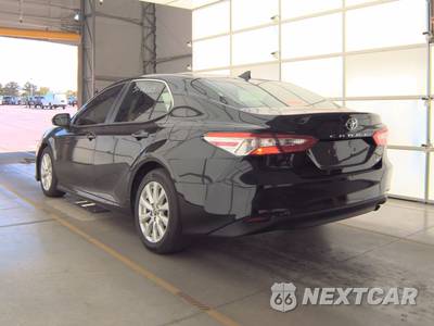 2019 Toyota Camry LE - zdjęcie 6 z 19 - miniatura