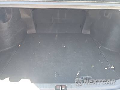 2019 Toyota Camry LE - zdjęcie 16 z 19 - miniatura