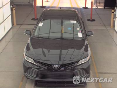 2019 Toyota Camry LE - zdjęcie 2 z 19 - miniatura