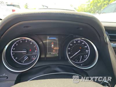 2019 Toyota Camry LE - zdjęcie 12 z 19 - miniatura
