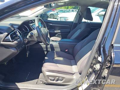 2019 Toyota Camry LE - zdjęcie 7 z 19 - miniatura