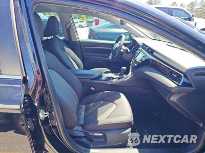 2019 Toyota Camry LE - zdjęcie 8 z 19 - miniatura