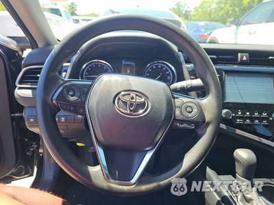 2019 Toyota Camry LE - zdjęcie 10 z 19 - miniatura