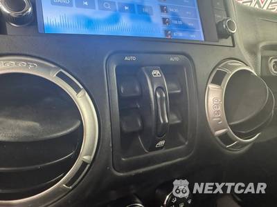 2016 Jeep Wrangler Unlimited Hard Rock Edition - zdjęcie 18 z 40 - miniatura