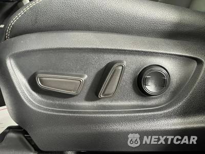 2024 Toyota Corolla Cross XLE - zdjęcie 36 z 49 - miniatura