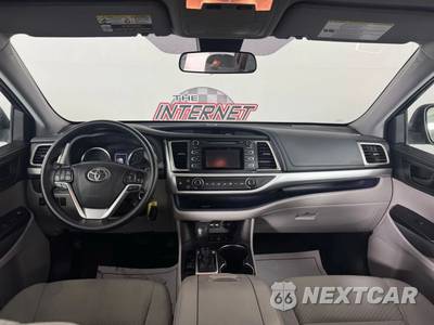 2019 Toyota Highlander LE - zdjęcie 11 z 44 - miniatura