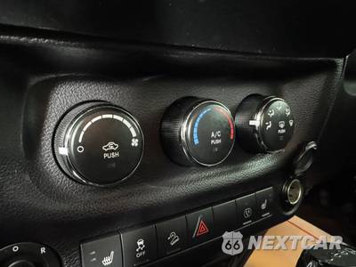 2018 Jeep Wrangler JK Unlimited Freedom Edition - zdjęcie 18 z 40 - miniatura