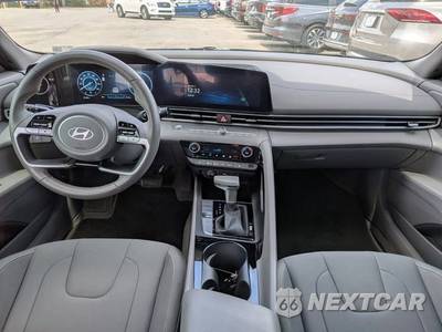2025 Hyundai Elantra SEL Convenience - zdjęcie 14 z 29 - miniatura