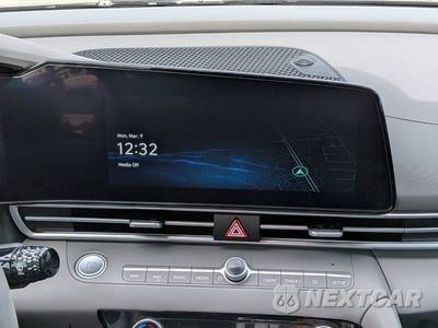 2025 Hyundai Elantra SEL Convenience - zdjęcie 17 z 29 - miniatura