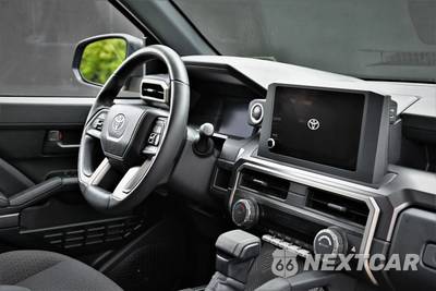 2025 Toyota 4Runner SR5 - zdjęcie 8 z 18 - miniatura