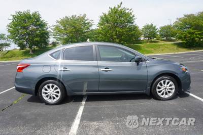 2017 Nissan Sentra SV - zdjęcie 8 z 41 - miniatura
