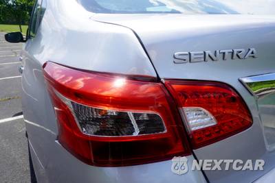 2019 Nissan Sentra SV - zdjęcie 11 z 39 - miniatura