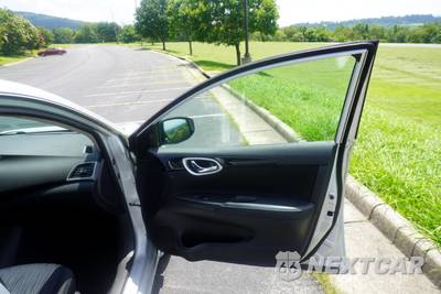 2019 Nissan Sentra SV - zdjęcie 20 z 39 - miniatura