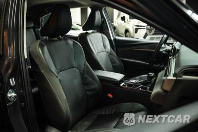2025 Toyota Camry XLE - zdjęcie 14 z 23 - miniatura