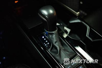 2025 Toyota Camry XLE - zdjęcie 18 z 23 - miniatura