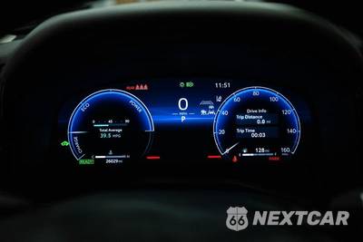 2025 Toyota Camry XLE - zdjęcie 17 z 23 - miniatura