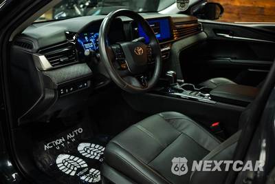 2025 Toyota Camry XLE - zdjęcie 8 z 23 - miniatura