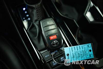 2025 Toyota Camry XLE - zdjęcie 22 z 23 - miniatura