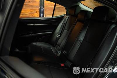 2025 Toyota Camry XLE - zdjęcie 10 z 23 - miniatura