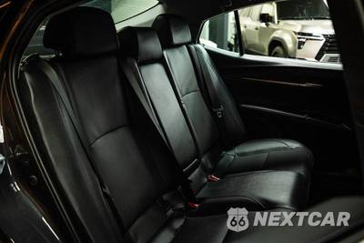 2025 Toyota Camry XLE - zdjęcie 11 z 23 - miniatura