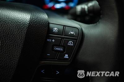2025 Toyota Camry XLE - zdjęcie 20 z 23 - miniatura