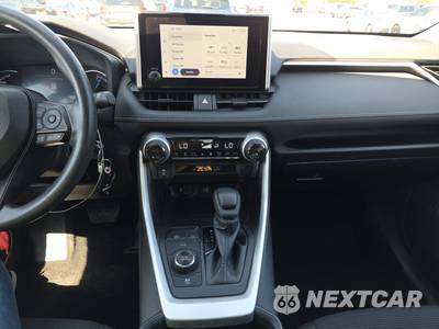2024 Toyota RAV4 Hybrid LE - zdjęcie 11 z 18 - miniatura