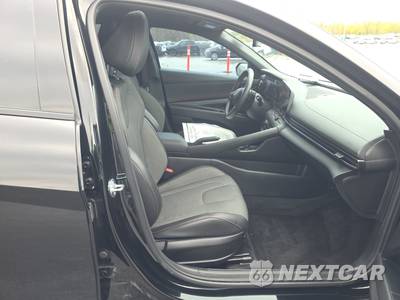 2025 Hyundai Elantra N Line - zdjęcie 14 z 20 - miniatura