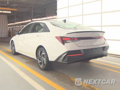 2025 Hyundai Elantra SEL Sport - zdjęcie 2 z 18 - miniatura