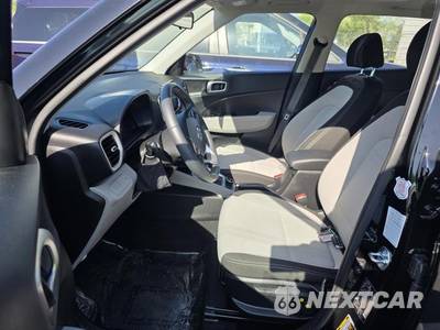 2025 Hyundai Venue SEL - zdjęcie 4 z 24 - miniatura