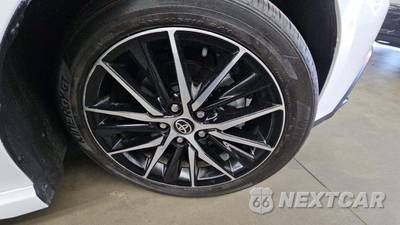 2024 Toyota Camry SE - zdjęcie 35 z 37 - miniatura