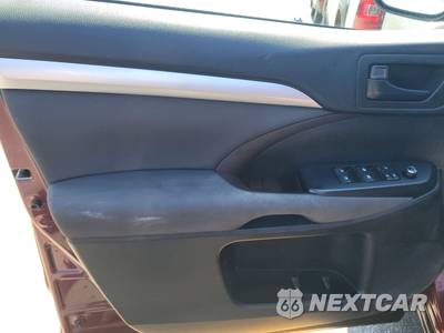 2016 Toyota Highlander LE - zdjęcie 9 z 23 - miniatura