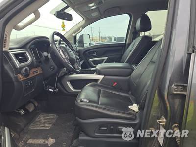 2018 Nissan TITAN XD SL Crew Cab Medium Bed - zdjęcie 7 z 25 - miniatura