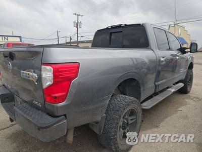 2018 Nissan TITAN XD SL Crew Cab Medium Bed - zdjęcie 4 z 25 - miniatura