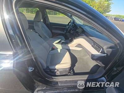 2022 Toyota Camry SE - zdjęcie 8 z 22 - miniatura