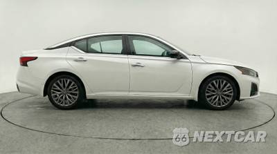 2025 Nissan Altima SV - zdjęcie 8 z 12 - miniatura