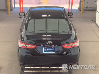 2020 Toyota Camry SE - zdjęcie 6 z 32 - miniatura