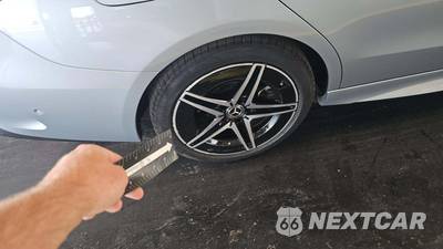 2023 Mercedes-Benz C 300 4MATIC Sedan - zdjęcie 7 z 10 - miniatura