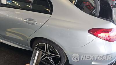 2023 Mercedes-Benz C 300 4MATIC Sedan - zdjęcie 4 z 10 - miniatura