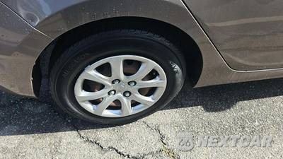 2014 Hyundai Accent GS Hatchback - zdjęcie 13 z 18 - miniatura