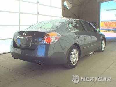 2010 Nissan Altima 2.5 S Sedan - zdjęcie 4 z 34 - miniatura
