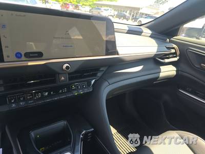 2025 Toyota Crown XLE - zdjęcie 11 z 21 - miniatura