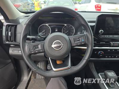 2024 Nissan Pathfinder SV - zdjęcie 10 z 32 - miniatura
