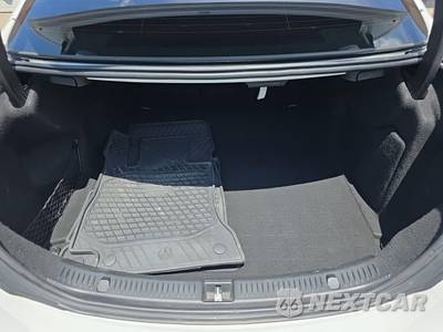 2018 Mercedes-Benz E 300 4MATIC Sedan - zdjęcie 19 z 23 - miniatura